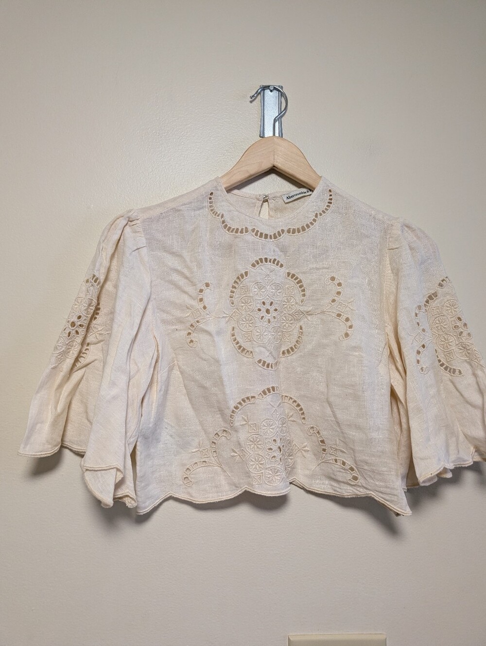 Abercrombie & Fitch Linen Eyelet Crop Top XS Ivory Boho